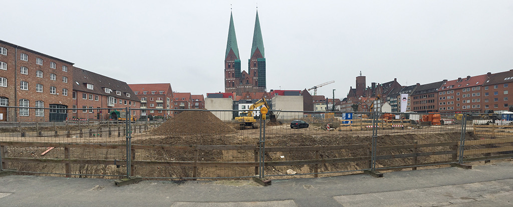 Gründerquartier Lübeck: Im Schatten von Sankt Marien wird eine kleinteilige Bebauung mit Satteldächern realisiert. (Foto: Wilfried Dechau)