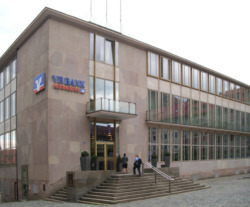 Von Sep Ruf als Bank gebaut, logiert hier in Nürnberg heute das Heimatministerium. (Bild: Wikimedia)