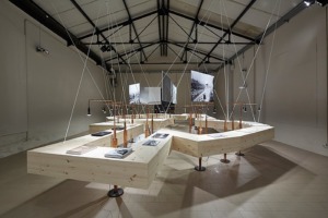 Die Ausstellung wurde von Georg Vrachliotis kuratiert und von Marc Frohn / FAR frohn&rojas gestaltet und realisiert.