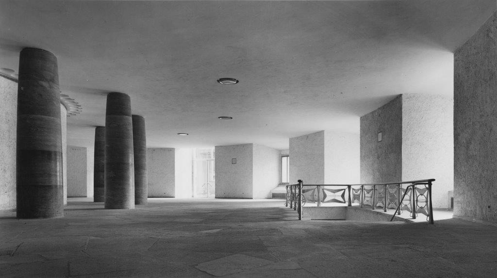 Wandelhalle, etwa 1948 (Foto: Artur Pfau, Institut für Stadtgeschichte)