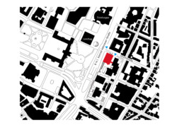 Lageplan an der B14; rot der Neubau, blaue Pfeile weisen die Fußgängerwege, die Punktlinie deutet den Fußgängerweg oberhalb der B14 an. (Bild: LRO, bearbeitet von Marlowes)
